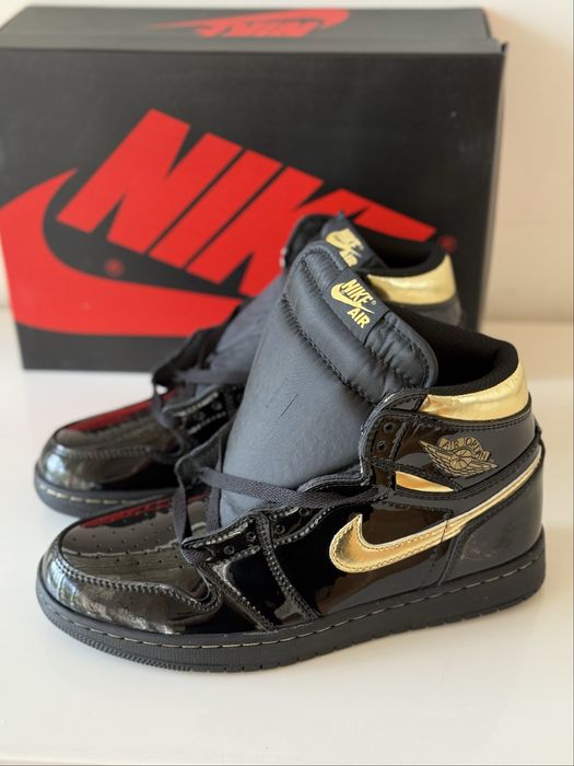 Air Jordan 1 Retro Black Metallic Gold  Full Box New