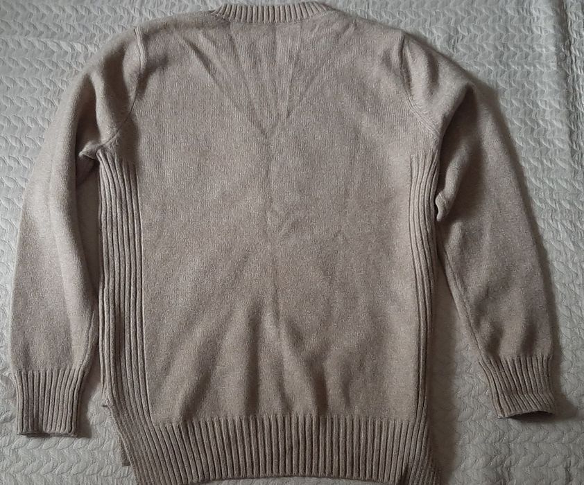 Pulover marimea L, purtat o data