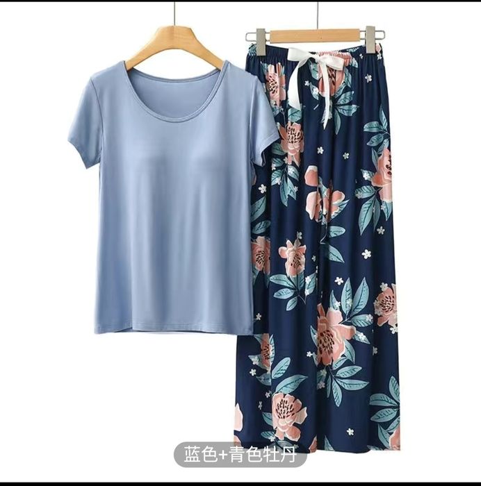 Пижамы, тапочки,