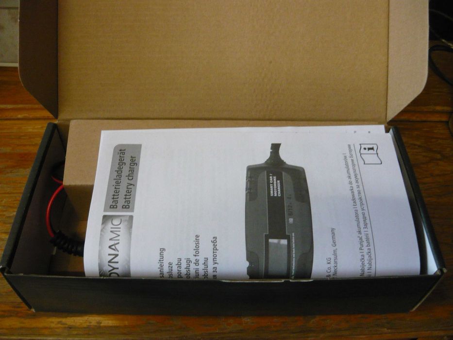 Redresor auto moto smart NOU baterii 6 - 12 V display