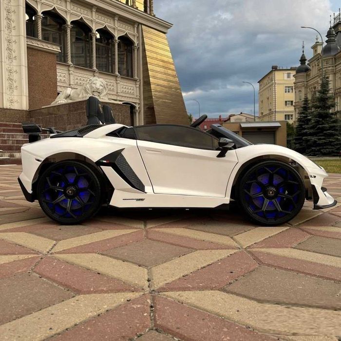 Двуместна КОЛА Licensed Lamborghini Aventador SVJ 24V с функция дрифт