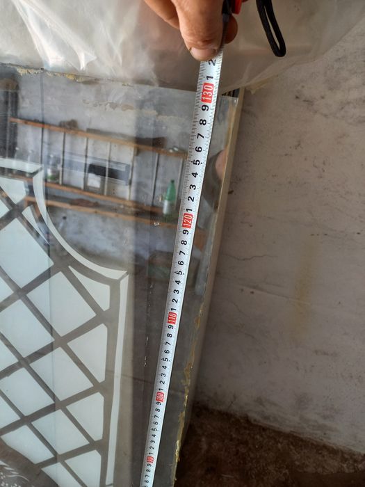 Стекло на двери..