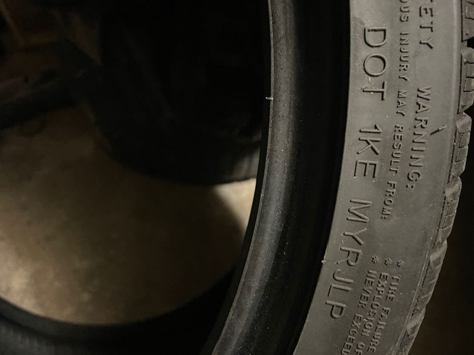 2 броя зимни гуми