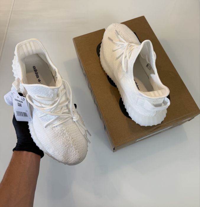 Adidasi Yeezy 350 V2 White Albi