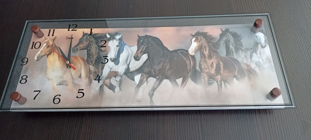 Часы (с картиной) тихие