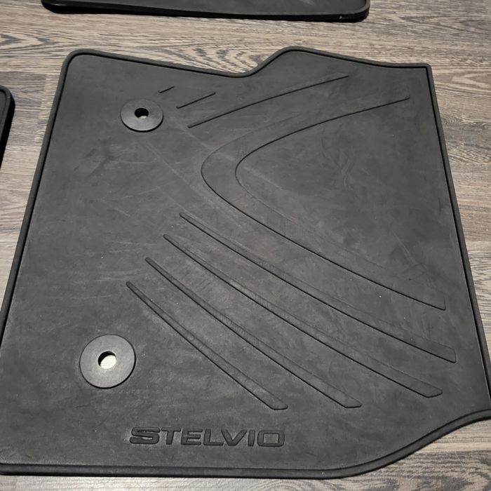 Оригинални гумени стелки за Алфа Ромео Стелвио