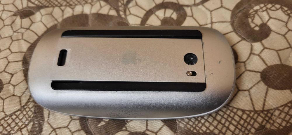 Apple Magic Mouse A1296 fuctional urme de uzura 70 lei