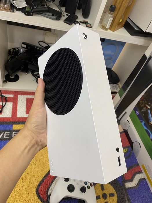 Xbox series s с кучой игр в комплекте