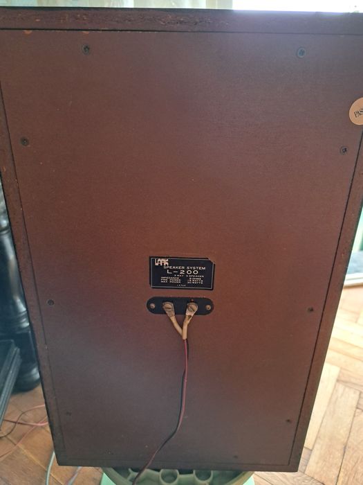 Продавам японски грамофон,касетофон,радио,колони.