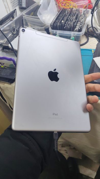 Ipad pro 10.5 hamma joyi radnoy alishmagan aybi yoq