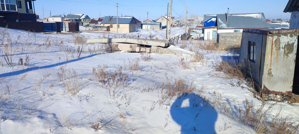 Участок с фундаментом