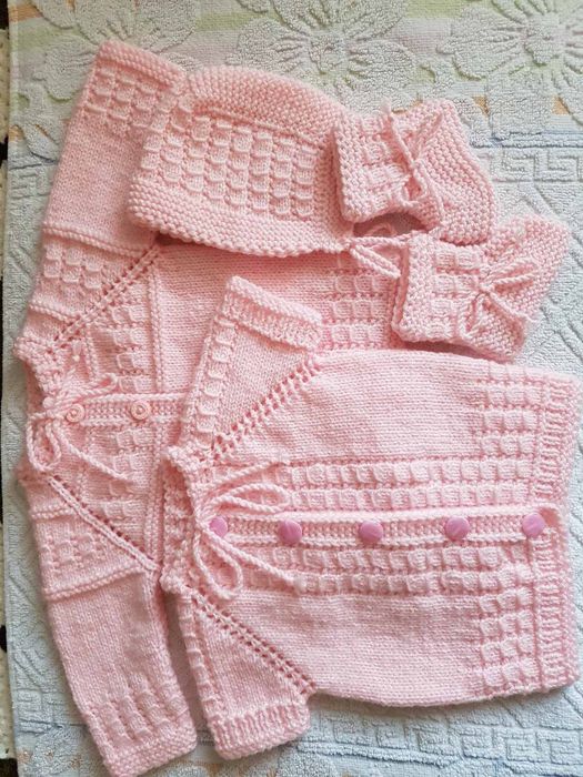 Бебешки плетени комплекти
