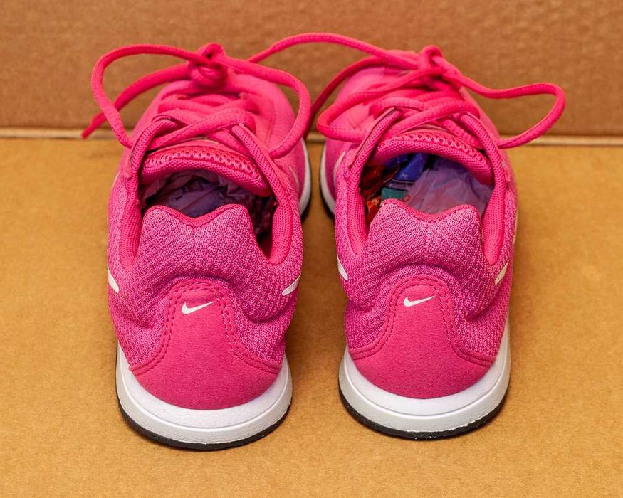 Маратонки Nike номер 38