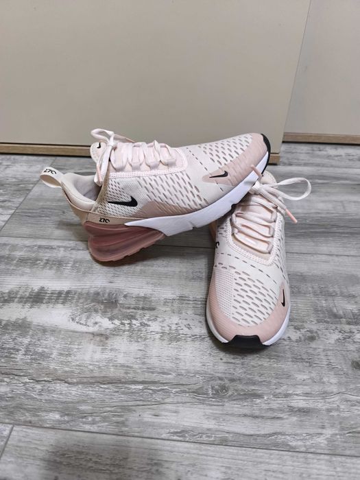 Маратонки Nike Air Max 270