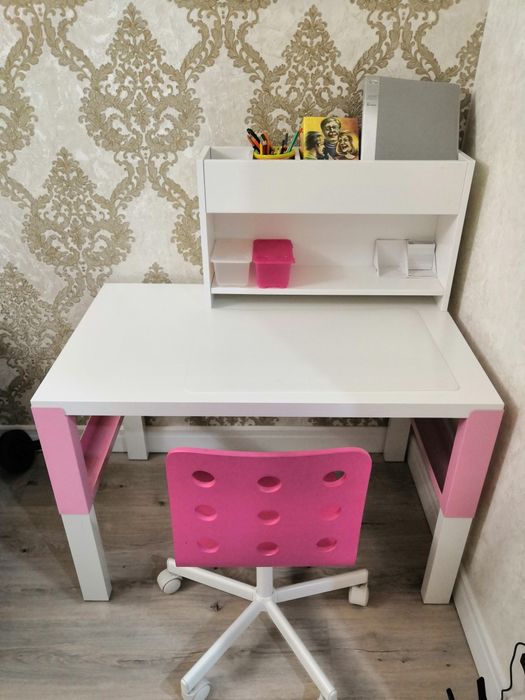 Срочно продам стол письменный ИКЕА со стулом