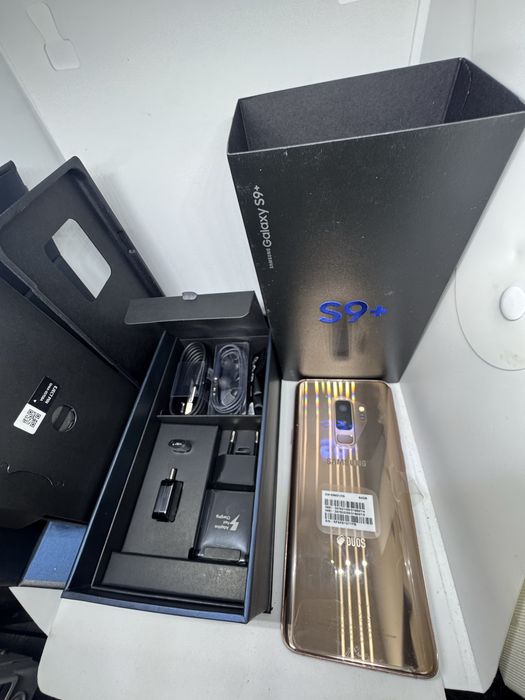 НОВ Samsung galaxy S9+  6ram/64gb sunrice gold