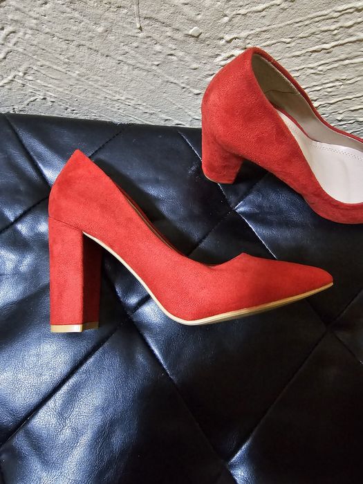 Pantofi stiletto