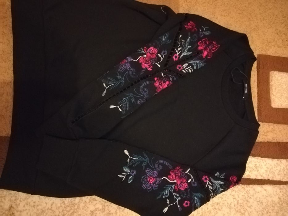 Bluza neagra noua fără eticheta mărimea M