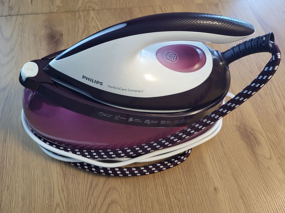 Statie de calcat PHILIPS PerfectCare Compact