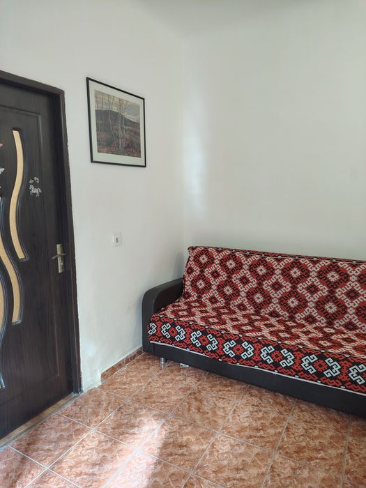 Închiriez garsoniera, curte zona Tineretului /Sincai