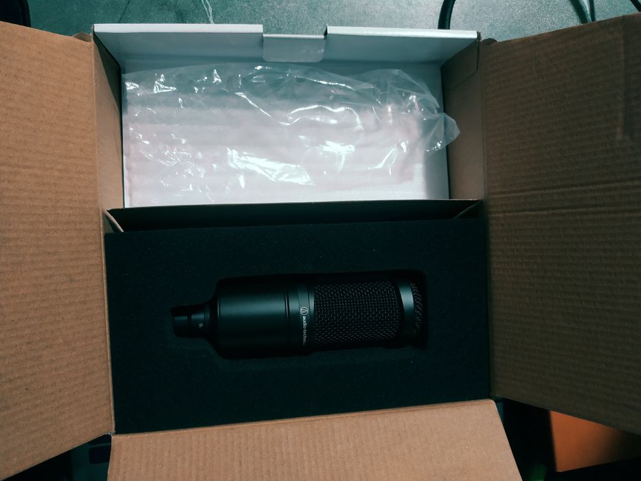 Микрофон AT2020 — студийное качество, как новый!