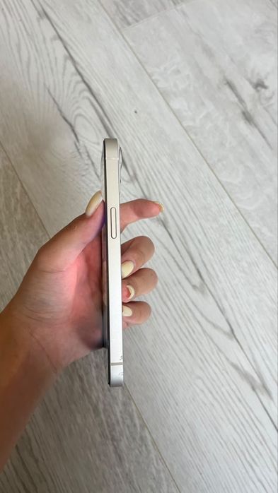Iphone 13 в белом цвете