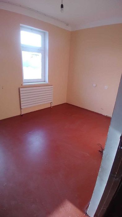 Guliston sh, Oktyabr namunali 2 sotixli uy, 4 xona