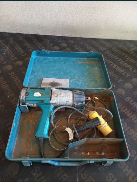 Makita ударен гайковерт на ток