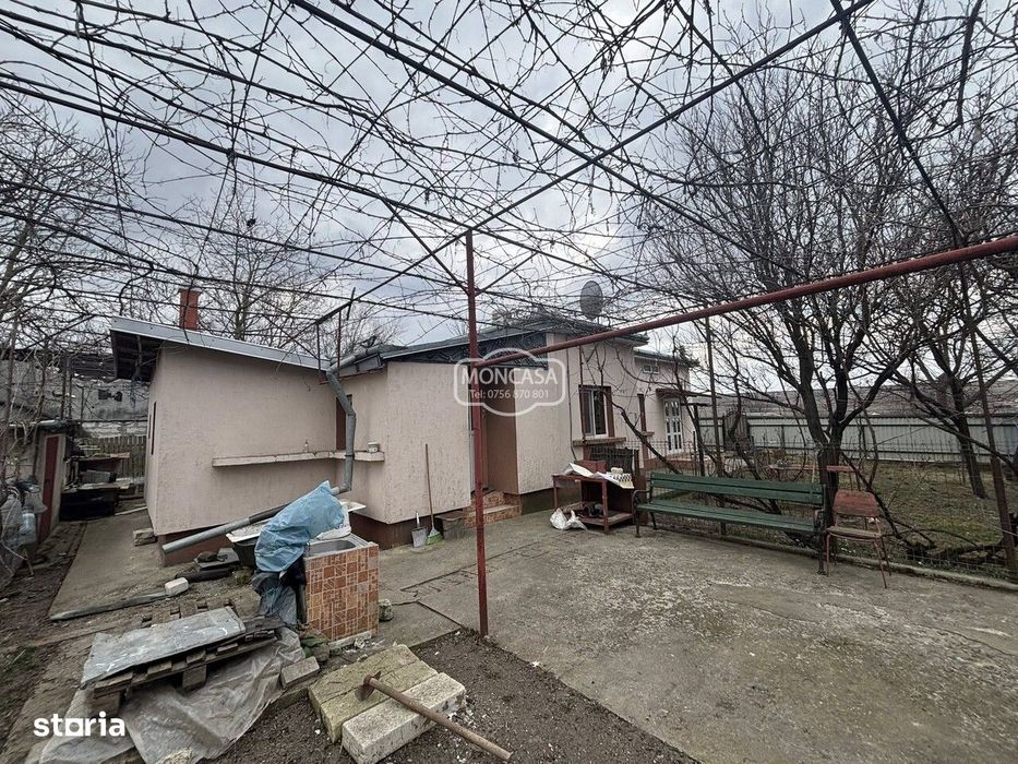 Casa si teren in Stauceni la strada principala