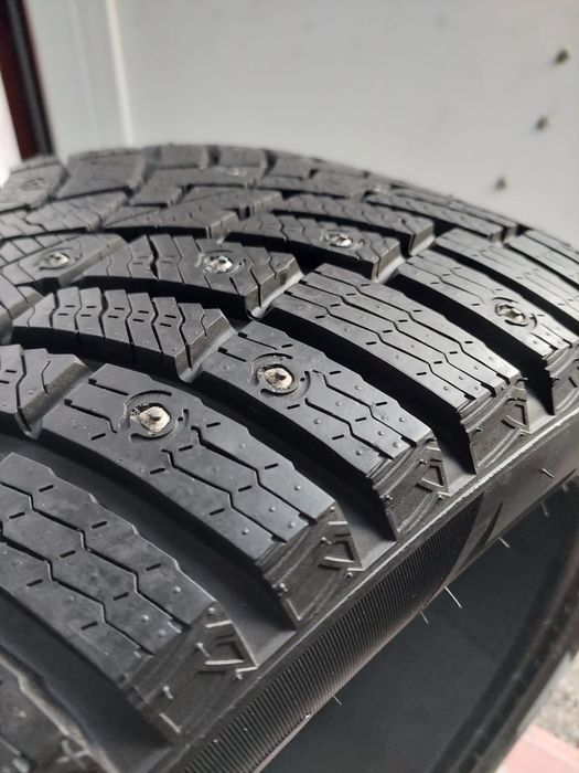 Шына Pirelli 285/40/22