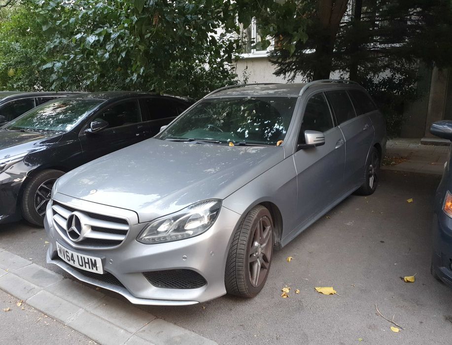Mercedes-Benz E 220 AMG BLUETEC