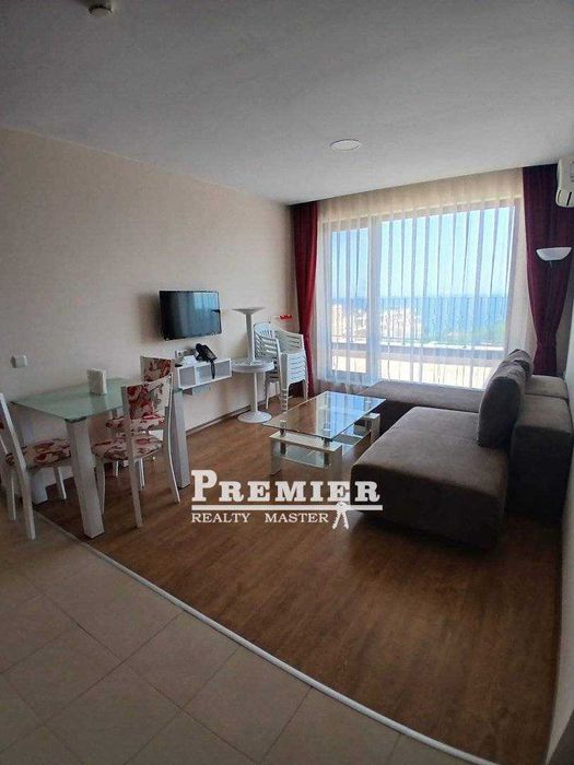 Продава се Тристаен апартамент в Свети Влас - 111000 кв.м за 3 €/кв.м - Снимка #4