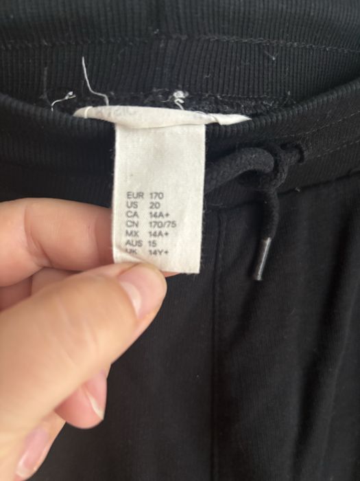 Pantaloni scurti H&M baieti marimea 170