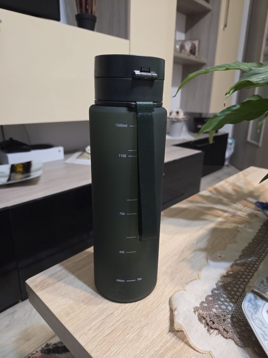 Sticlă de apă capacitate 1 L si 1.5 L