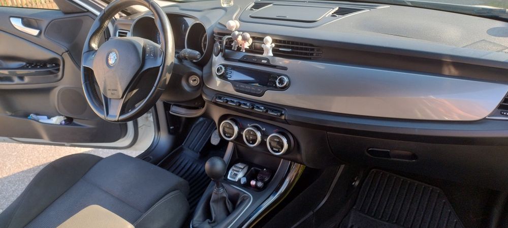 ALFA ROMEO Giulietta 2010 — imagine 2