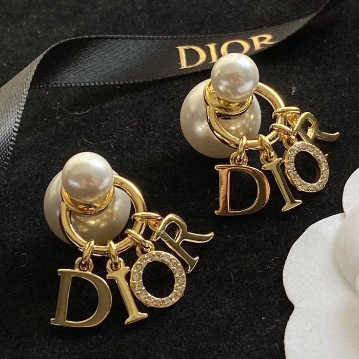 Обеци с перли по модел на Dior