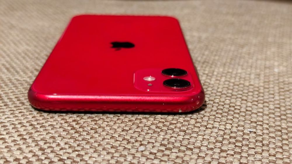 iPhone 11 64GB RED
