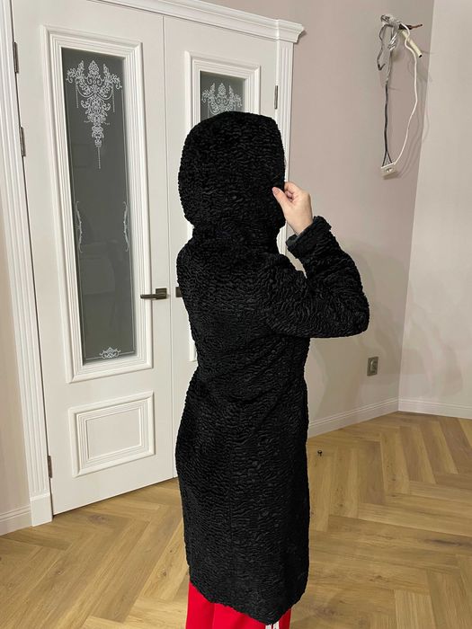 Продам пальто каракулевое