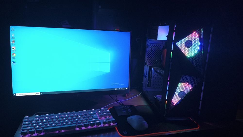 Vând Unitate PC i5 7400 8gb RAM, 120gb SSD+ 1TB HDD,Quadro K2000