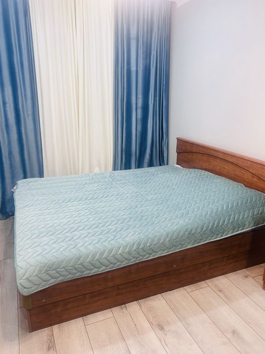 Продам спальный гарнитур