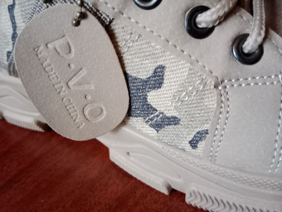 Мужские кроссовки р.41-42