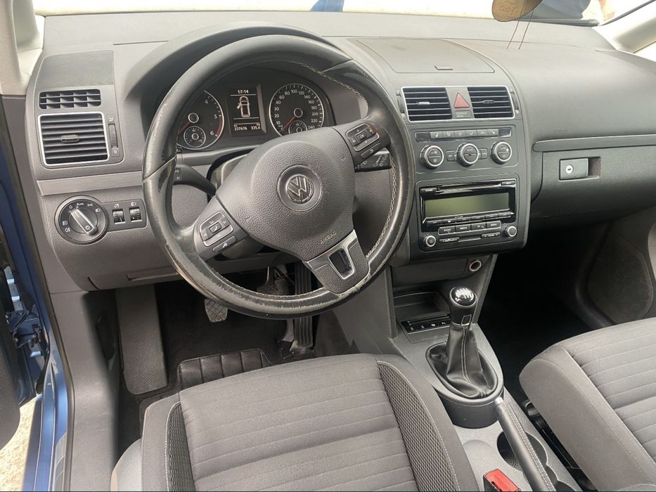 VOLKSWAGEN Touran 2015 — imagine 5