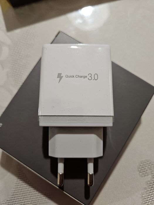 Зарядно USB 4портово