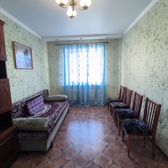 Продам 2х эт дом в центре
