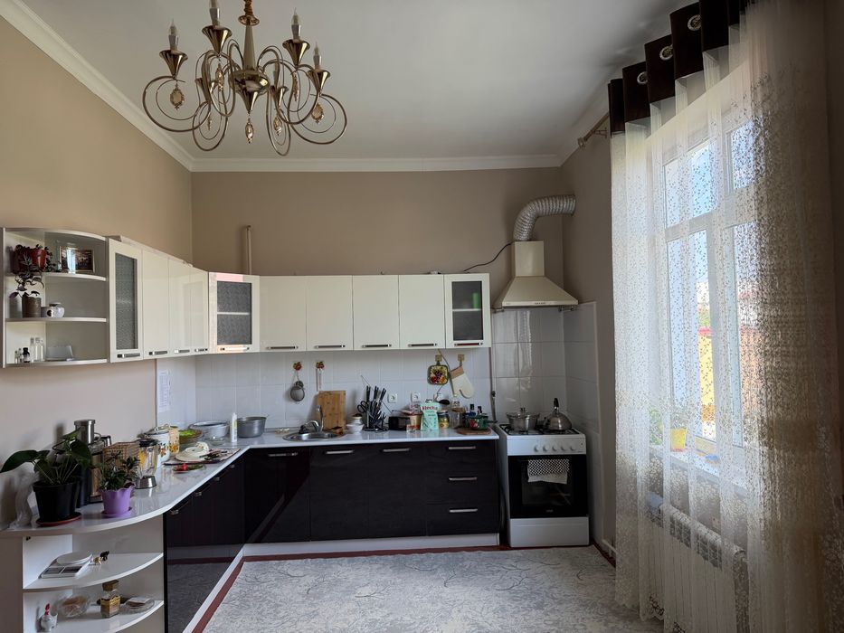 4 xonali xovli sotiladi mebellari bilan (Otchopar)
