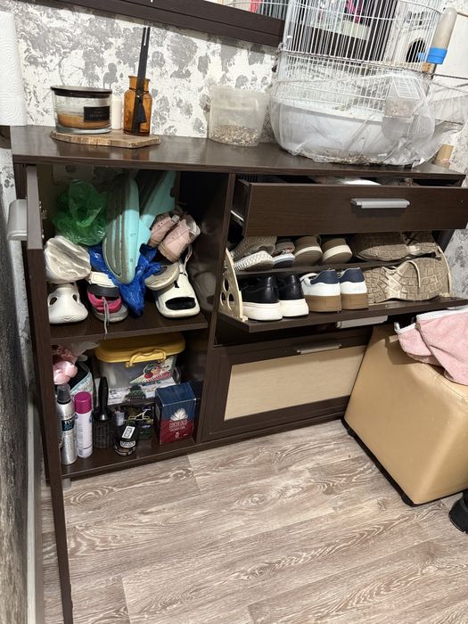 Продам камод с зеркалом для прихожей