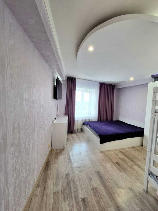 Продаётся  4 комн. квартира, район Универмаг