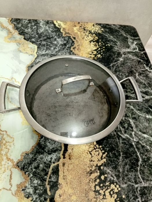 Продам кастрюлю нержавеющая сталь