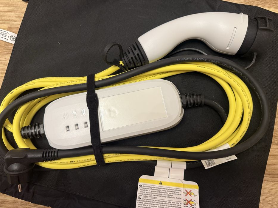Incarcator si cablu Mennekes masina electrica