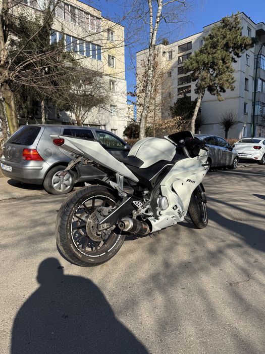 Yamaha YZF R-125.  Abs fata spate  categ a1!!